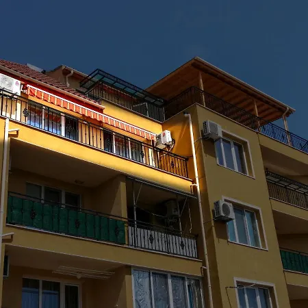 D And P アパート